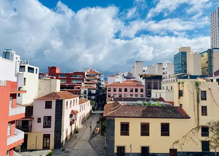 Estudio Con Amplia Terraza En דירה